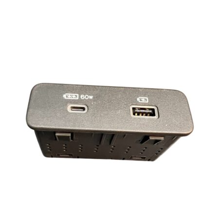 USB/TYPE C порты для центральной консоли заднего ряда ZEEKR 001